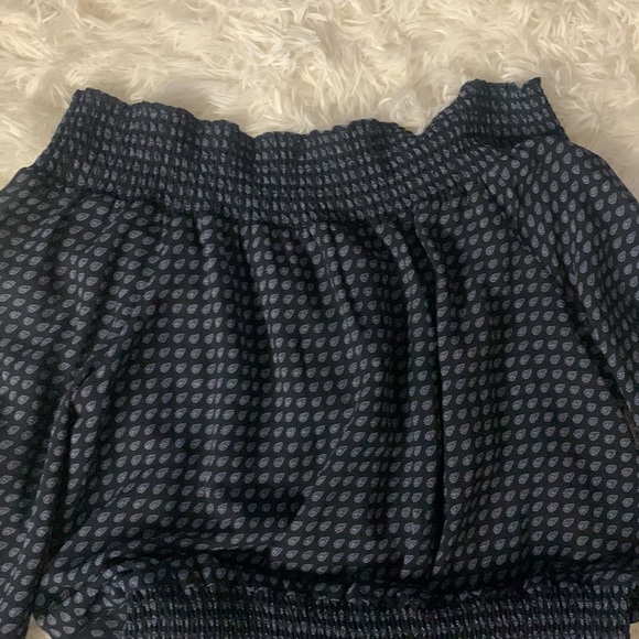 Micheal Kors off the shoulder ruffled dress. - Picture 3 of 6